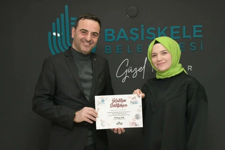 Geleceğin pasta şefleri sertifikalarını aldı
