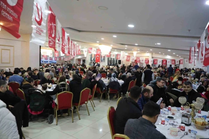 Bursa Gemlik’te Yeniden Refah iftarına ilgi