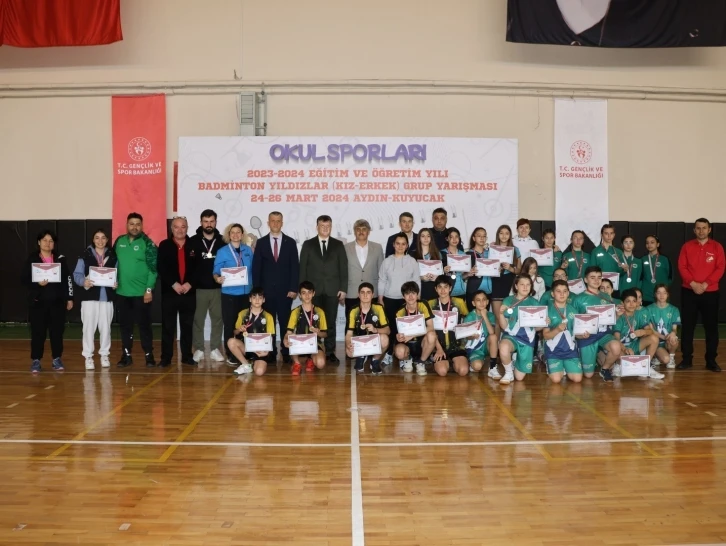 Genç yeteneklerin badminton mücadelesi tamamlandı