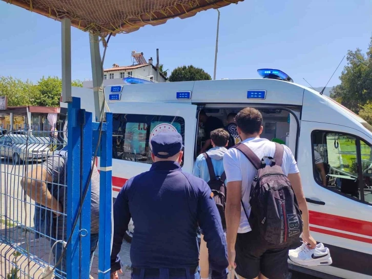 Gezi teknesinde yaralanınca tahliyesi yapıldı
