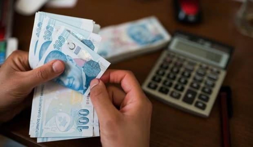 Ünlü ekonomist asgari ücretin kaç lira olacağını açıkladı