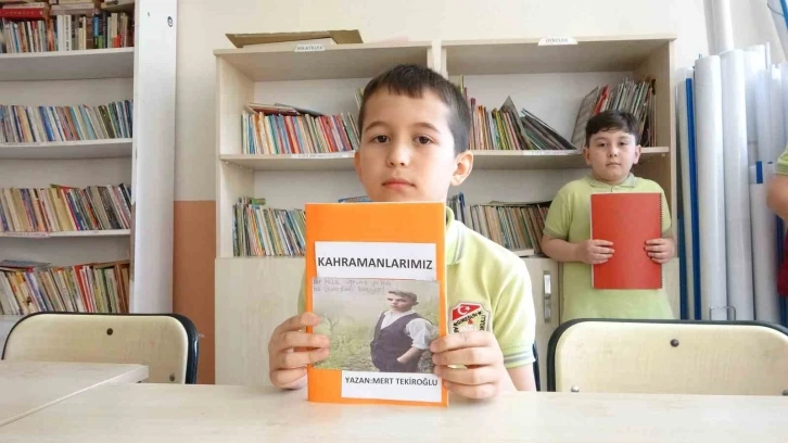 Giresunlu öğrencilerden 30 kahraman için 30 el yazması kitap
