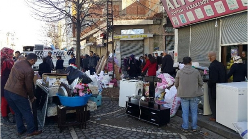 Sur'da yasak kalktı 'Göç' başladı