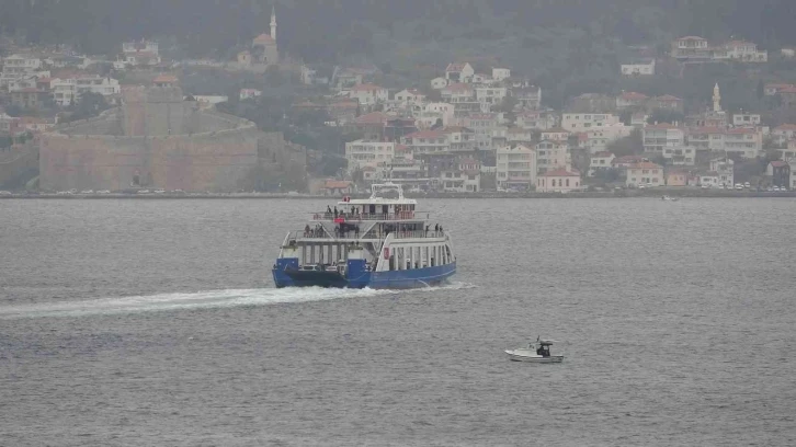 Gökçeada ve Bozcaada’ya feribot seferlerine 2 gün fırtına engeli
