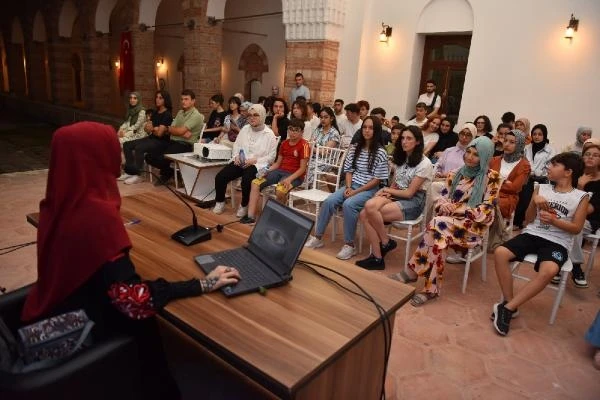 Gökyüzü meraklıları Yıldırım Külliyesinde buluştu