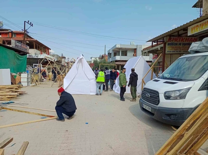 Gönüllü gençler deprem bölgesinde
