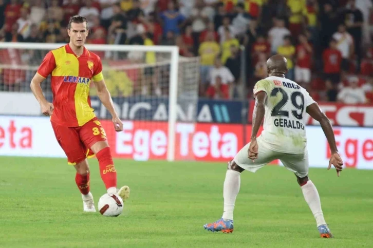 Göztepe’de stoper transferi sonrası Atınç Nukan ile yolların ayrılması bekleniyor