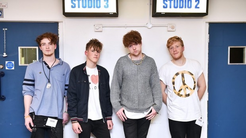 İngiliz Viola Beach grubunun üyeleri trafik kazasında öldü