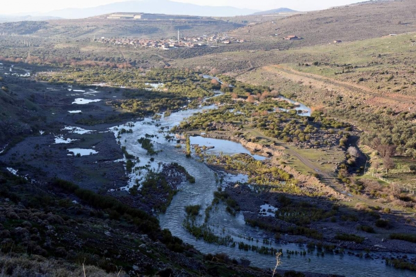 Güzelhisar Barajı'ndan su bırakılmaya başlandı