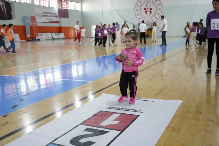 Gümüşhane’de sokak oyunları salonlara taşındı
