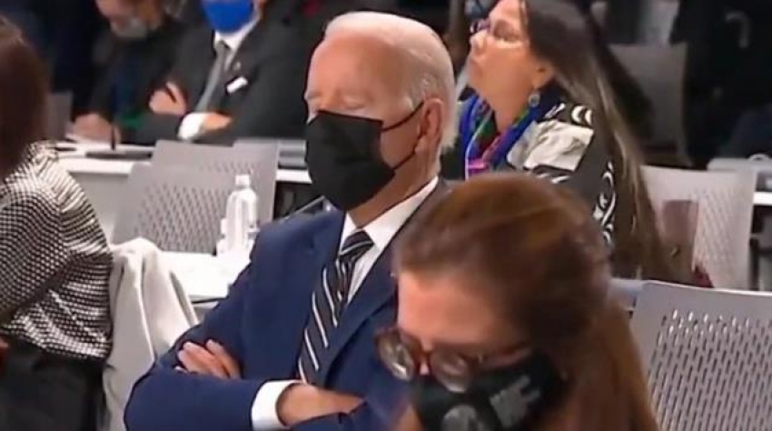 Biden, iklim konferansında uyudu