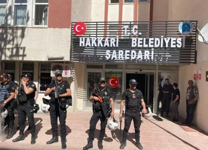 Hakkari Belediye Başkanı Akış gözaltında