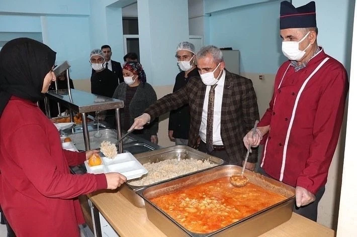 Hakkâri’de 37 bin 306 öğrenciye ücretsiz yemek veriliyor