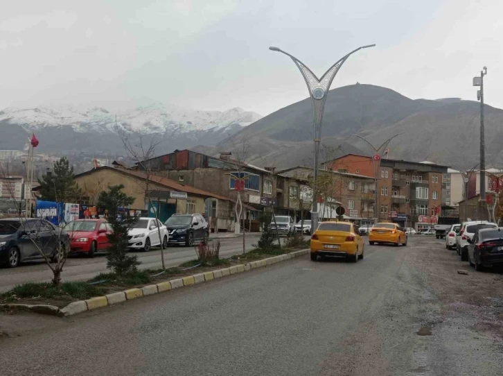 Hakkari’de yağmur yağışı yerini soğuk havaya bıraktı
