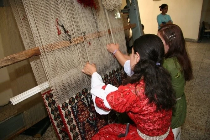 Hakkari kilimi coğrafi işaret tescil belgesi aldı
