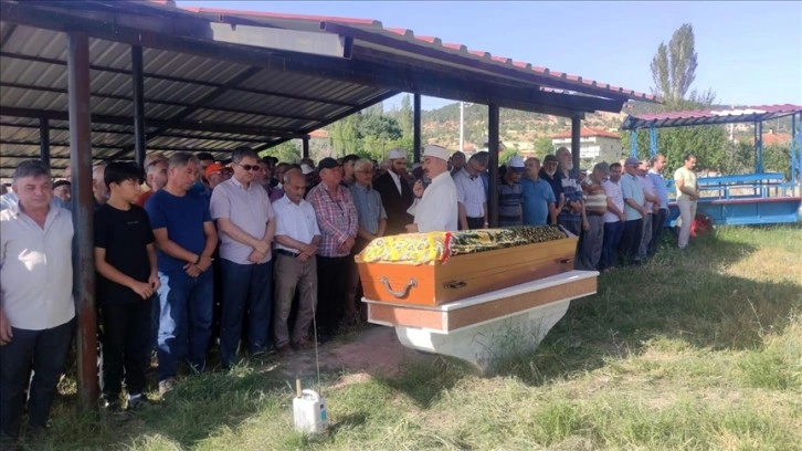 Hakkari'de Cilo buzullarında hayatını kaybeden kadın Kütahya'da toprağa verildi