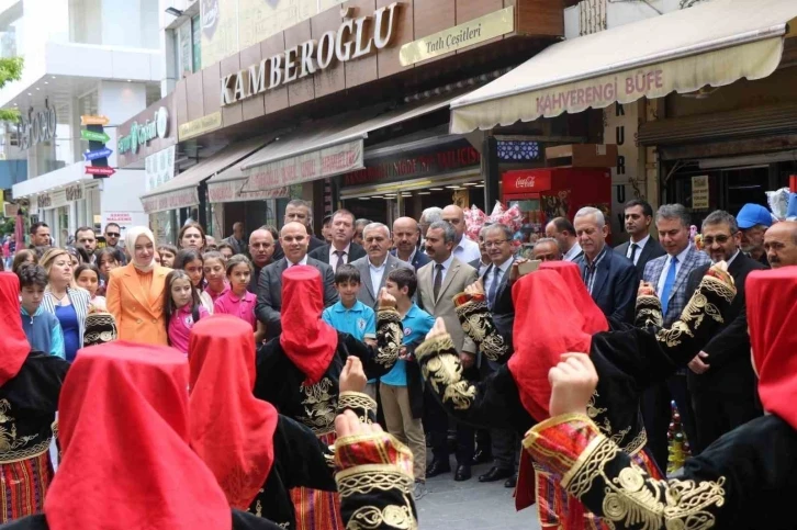 Halk eğitim kursiyerleri hünerlerini sergiledi
