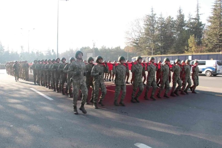 Harbiyeliler Ankara sokaklarında koştu
