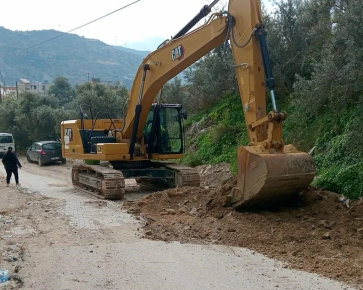 Hatay Büyükşehir Belediyesi, altyapısı tamamlanan yolları yeniliyor
