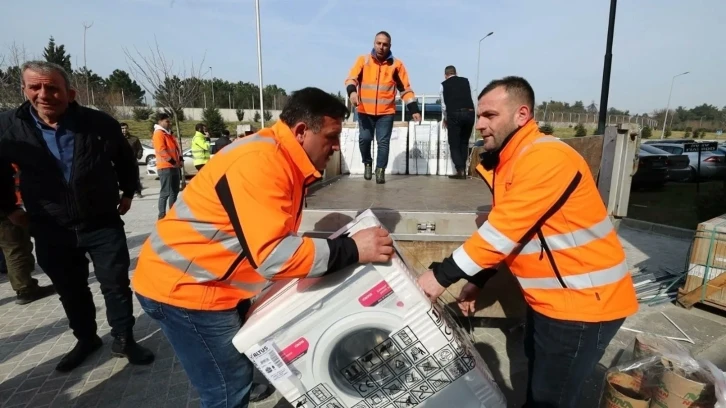 Hatay’da çadırkente 40 çamaşır makinesi Başiskele’den
