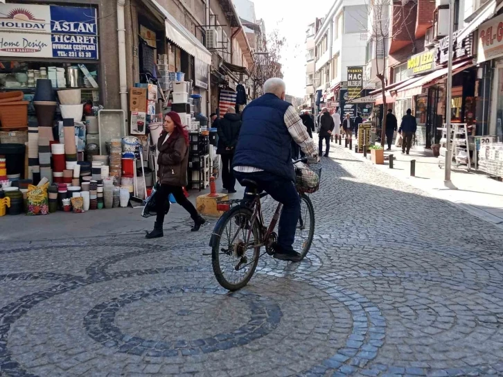 Hava sıcaklıklarının artmasıyla bisikletler bisiklet kullanımı arttı
