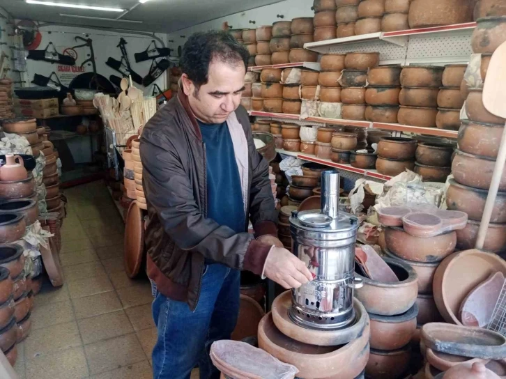 Hava sıcaklıklarının artmasıyla kamp ve piknik malzemelerine talep yoğunlaştı
