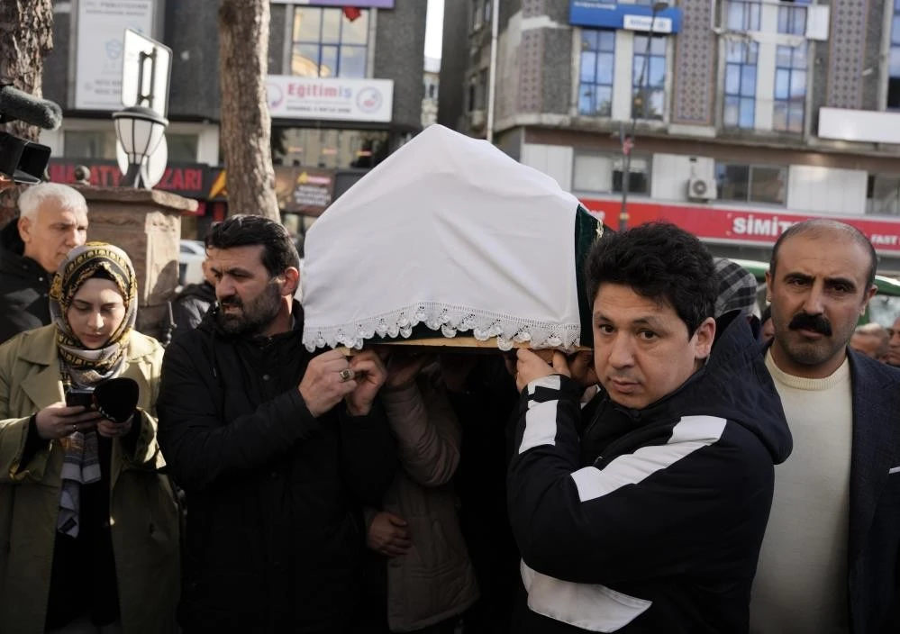 Hayatını kaybeden mimar Ece Gürel son yolculuğuna uğurlandı