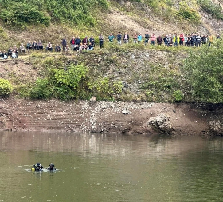 Hayvanları otlatırken kaybolan 13 yaşındaki Emirhan’ı arama çalışmaları devam ediyor
