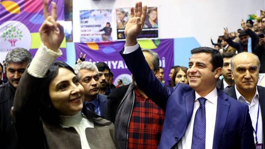 HDP'de Demirtaş ve Yüksekdağ ile devam kararı