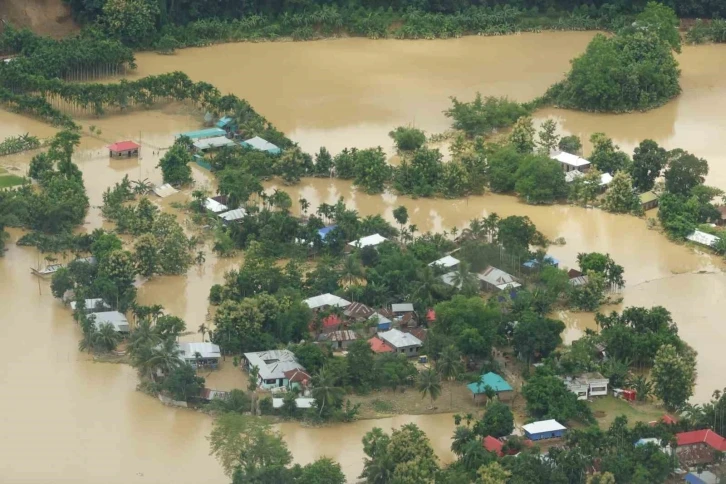 Hindistan ve Bangladeş’te sel felaketi: 36 ölü
