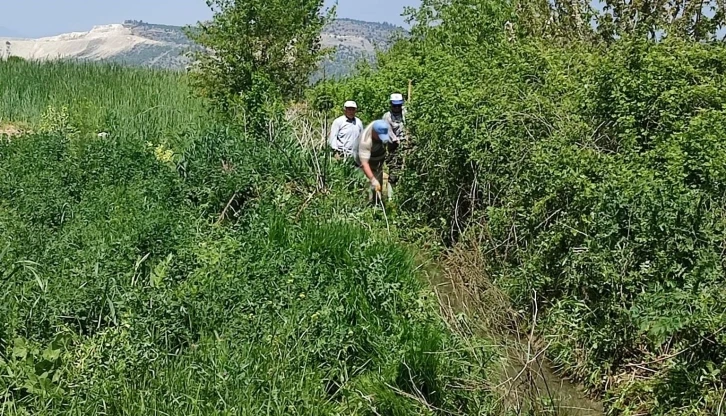 Hisarcık Hamamköy’de imece usulü sulama kanalı temizliği
