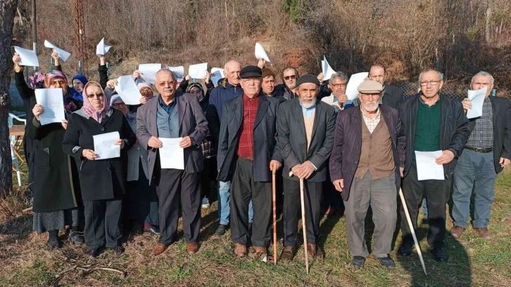 Hizmet alamayan köylüler yardım istiyor
