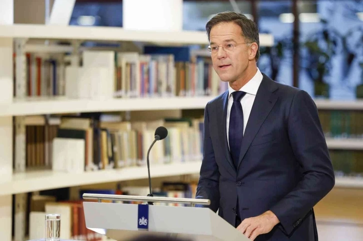 Rutte ülkesinin kölelikteki rolü nedeniyle özür diledi