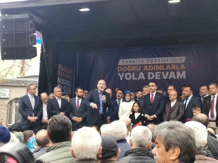 İçişleri Bakanı Süleyman Soylu Bahçeköylü vatandaşlarla bayramlaştı
