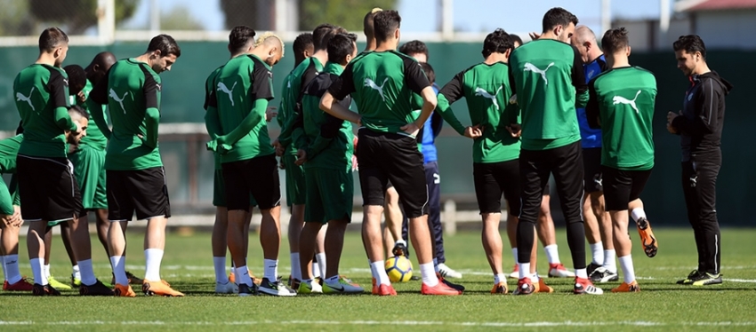 Bursaspor'da Bostock sıkıntısı!