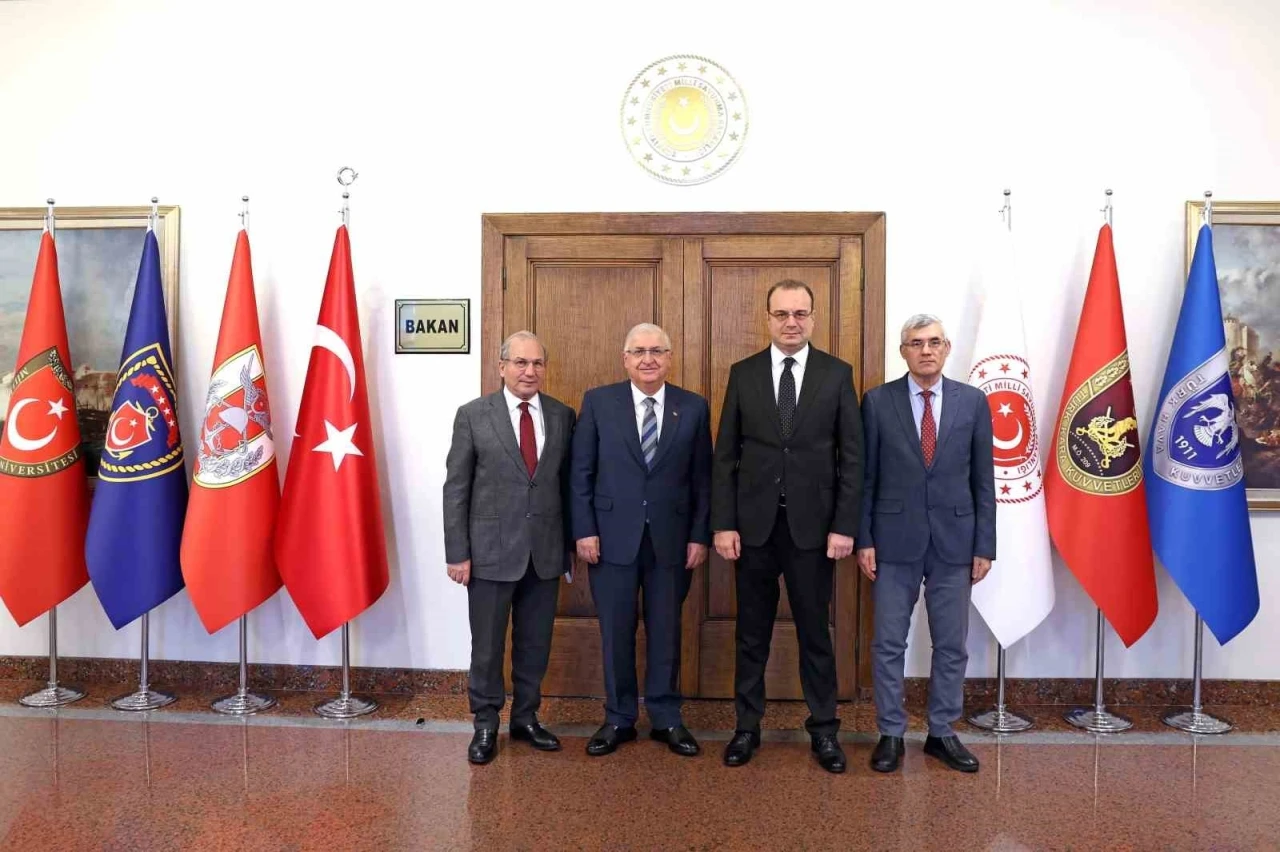 İhlas Medya’dan Milli Savunma Bakanı Güler’e ziyaret
