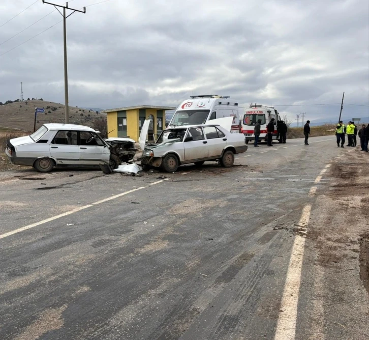 İki farklı trafik kazasında 10 kişi yaralandı
