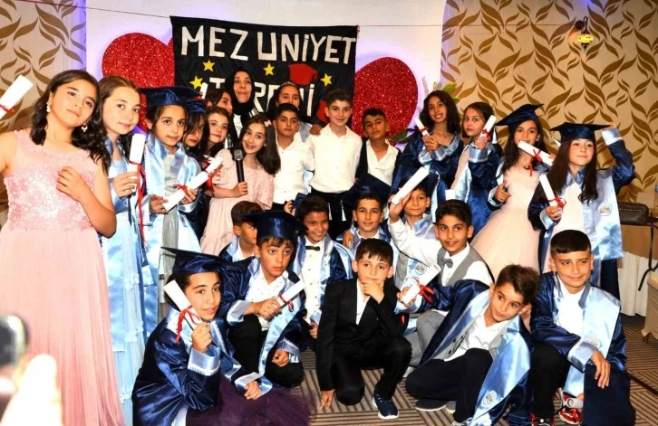 İlk mezuniyet heyecanını yaşadılar
