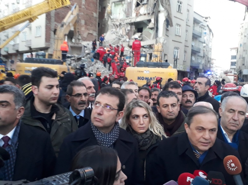 Ekrem İmamoğlu, deprem bölgesi Elazığ’da