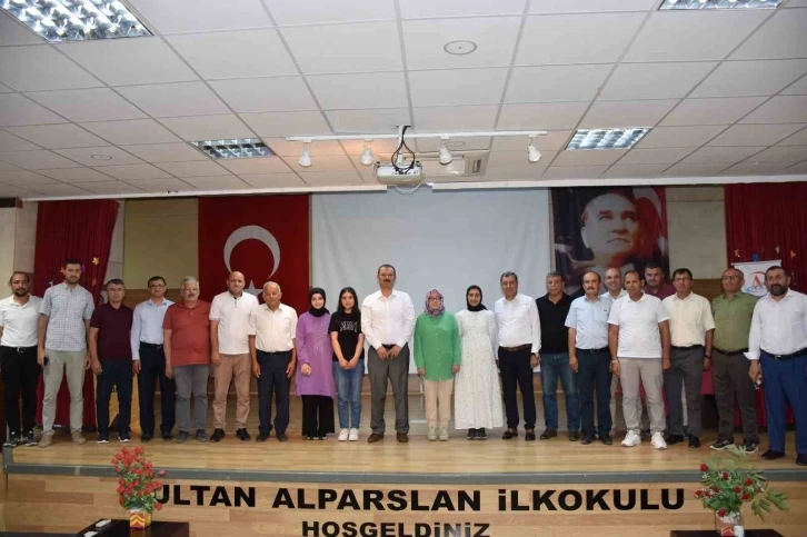 İmam hatipli gençler, altınla ödüllendirildi
