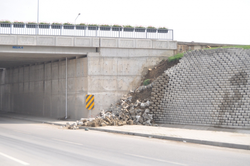 Bursa'da Köprülü Kavşak çöktü