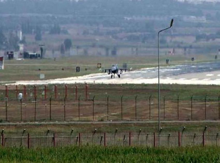 İncirlik'te yoğun hava trafiği