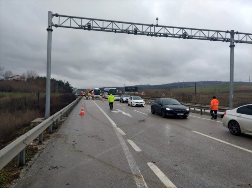 Bursa'da trafik kazası: Yaralılar var!