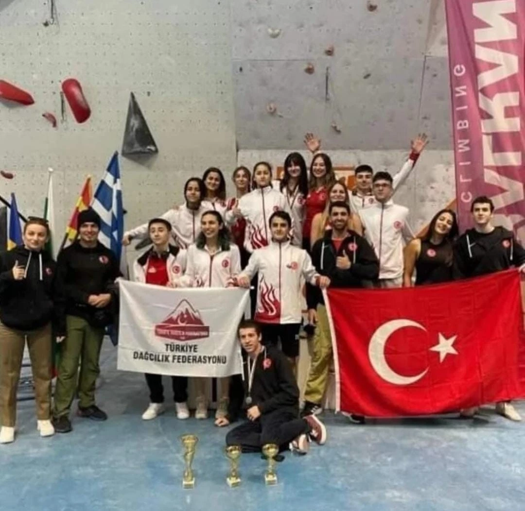 İnegöl Belediyespor 3 kulvarda derecelere uzandı