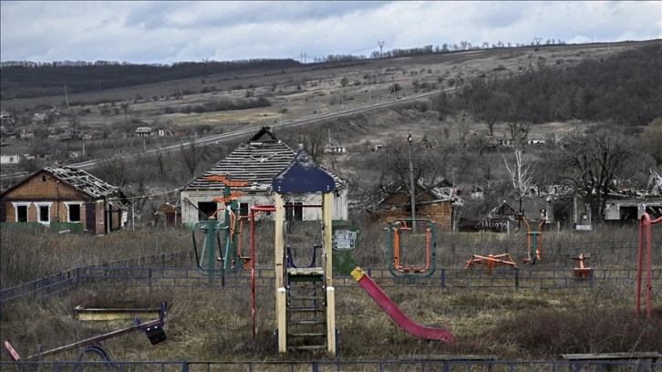 İngiltere ve Polonya, Ukrayna'da 700 kişilik geçici köy evleri inşa edecek