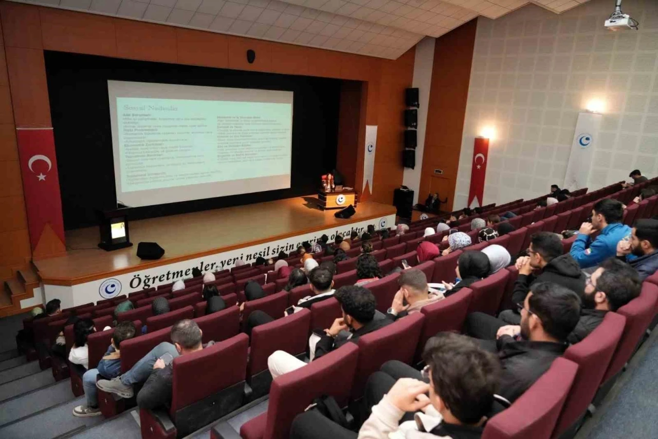 “İntiharı önlemede destek mekanizmaları ve toplumun rolü” konferansı yapıldı
