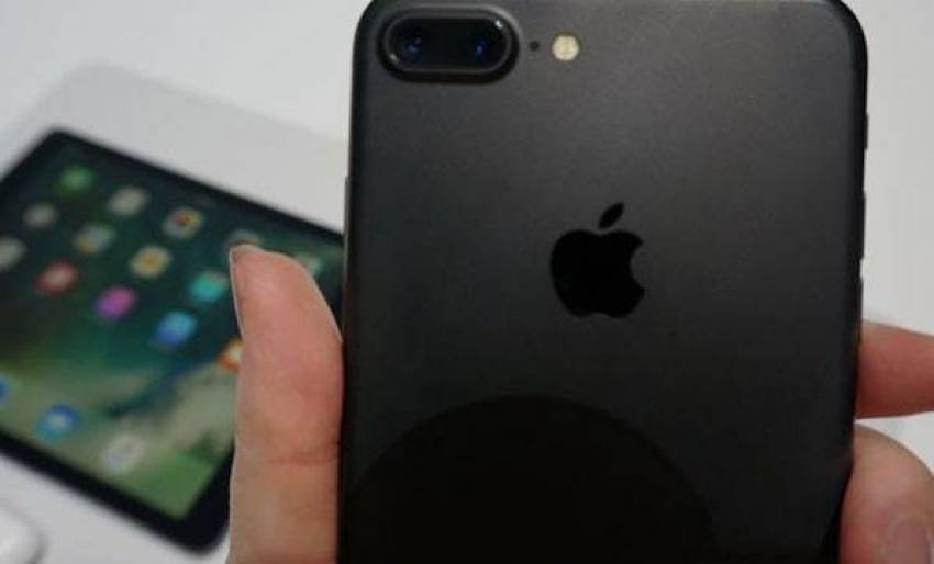 iPhone 7 ile uyuyakaldı, kolu yandı