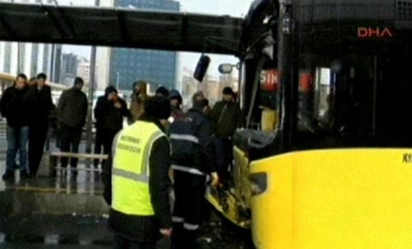 İstanbul'da metrobüs kazası