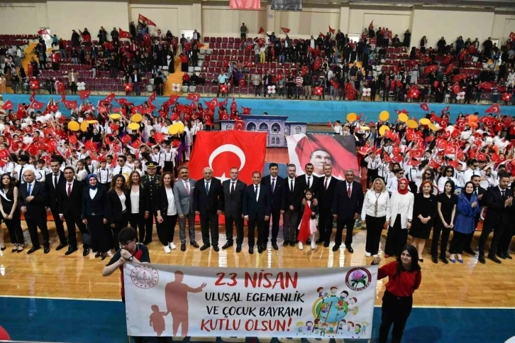 Isparta’da 23 Nisan coşkuyla kutlandı
