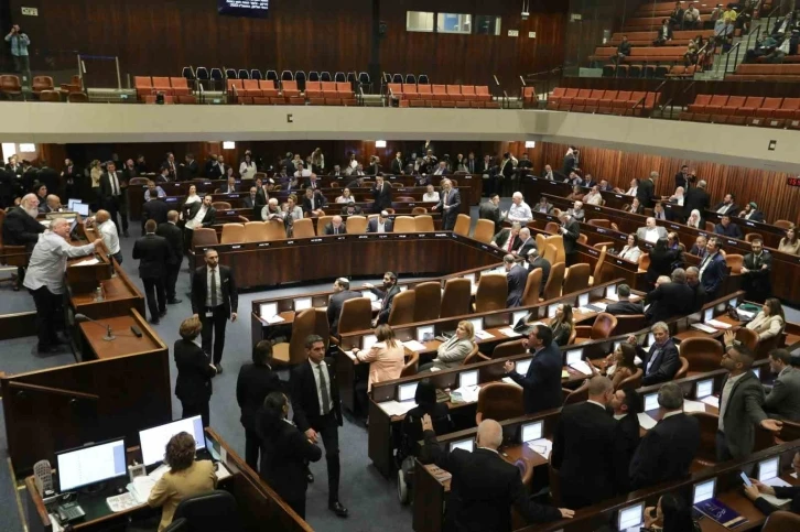 İsrail’de başbakanın görevden alınmasını zorlaştıran yasa tasarısına onay
